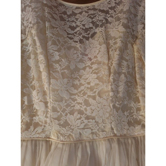 White 1950s party dress with sheer lace bodice and sheer pleated organza skirt - Picture 5 of 9